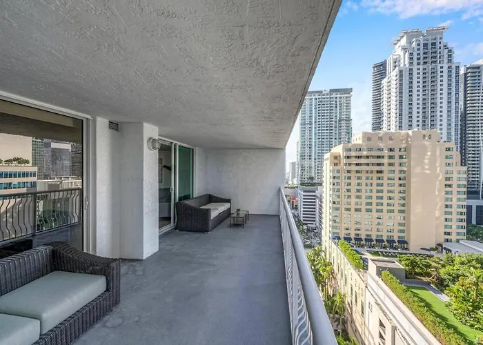 Stunning 1 Bdr 1 Bth • Brickell • Bay & City Views