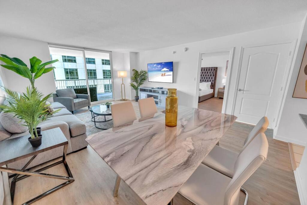 Stunning 1 Bdr 1 Bth • Brickell • Bay & Views Apartamento